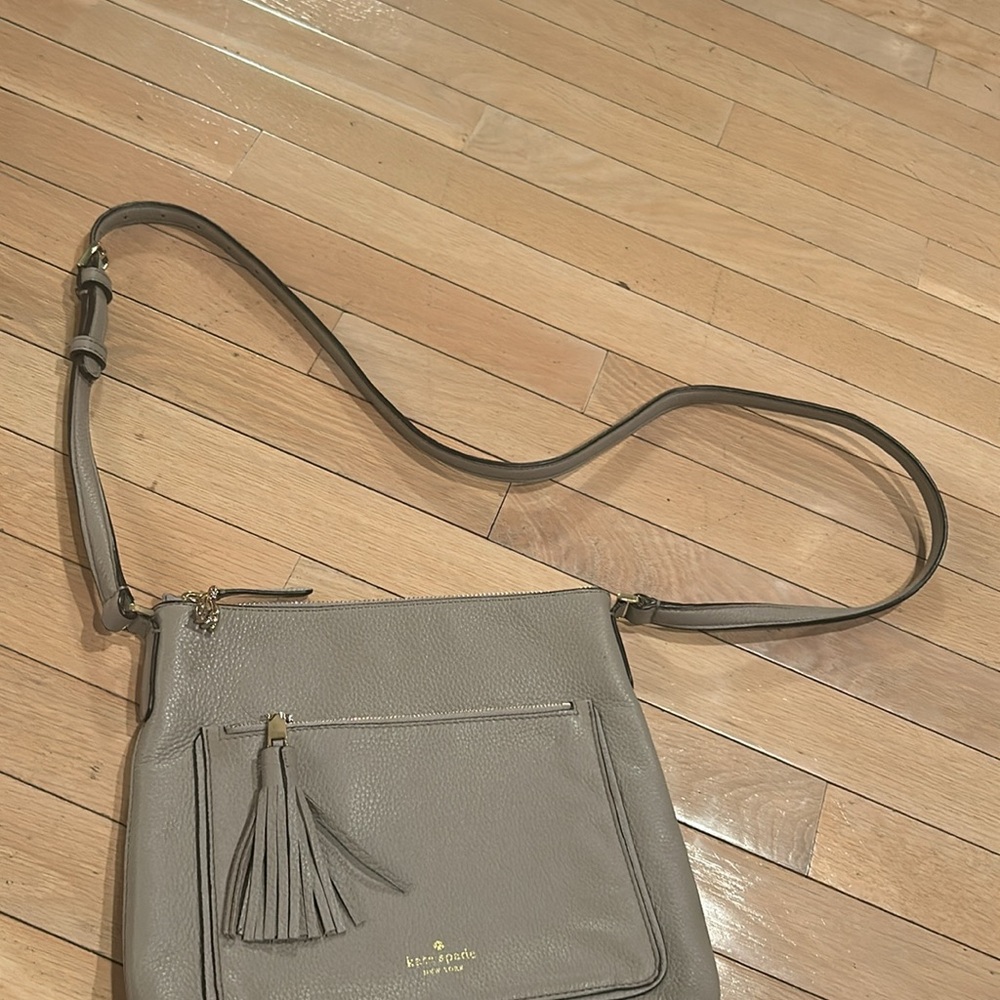 Kate Spade ♠️ New York On Purpose Leather Zip Crossbody Bag Taupe Color - Picture 5 of 14